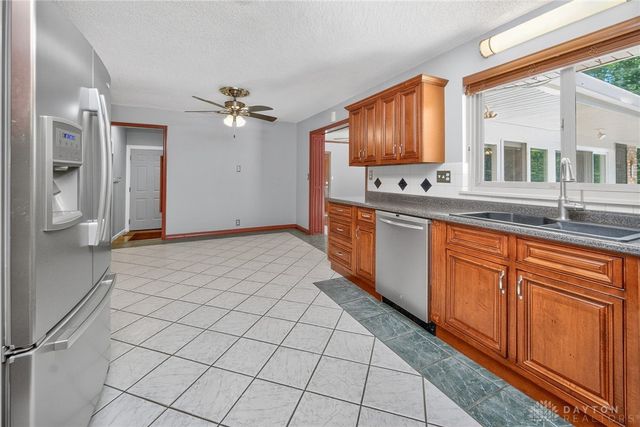 933 Robin Hill Drive, New Richmond, OH 45157