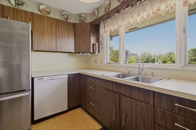 25 Westport Harbor Road, Little Compton, RI 02837