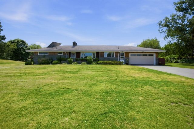 25 Westport Harbor Road, Little Compton, RI 02837