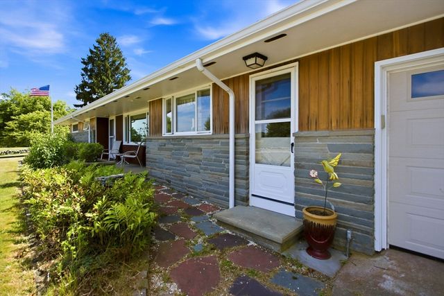 25 Westport Harbor Road, Little Compton, RI 02837