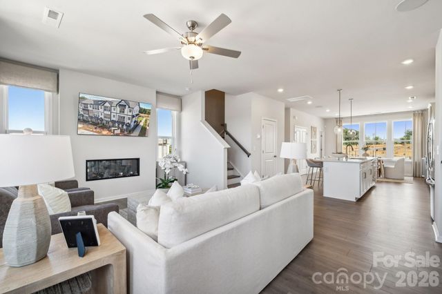 2155 Hawksworth Lane, Charlotte, NC 28262