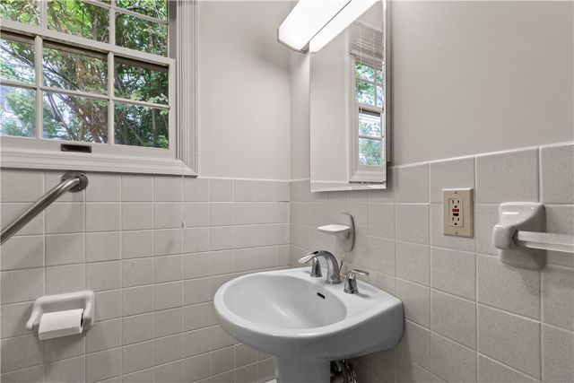 103 Cedar Island Road, Narragansett, RI 02882