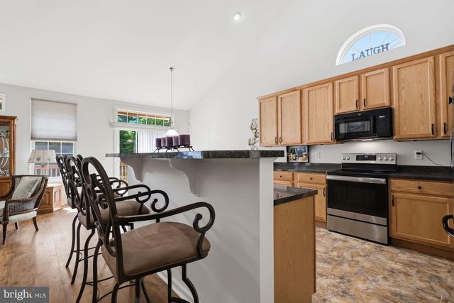 34 VIRGINIA DR, Atco, NJ 08004