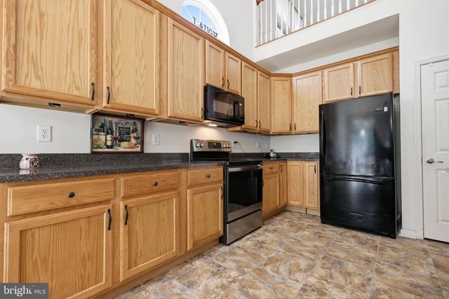 34 VIRGINIA DR, Atco, NJ 08004