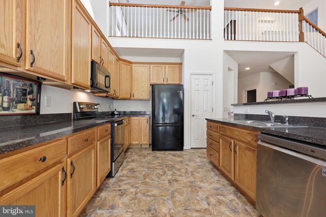 34 VIRGINIA DR, Atco, NJ 08004