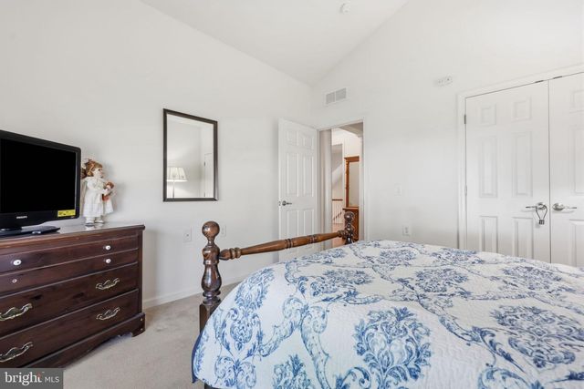34 VIRGINIA DR, Atco, NJ 08004