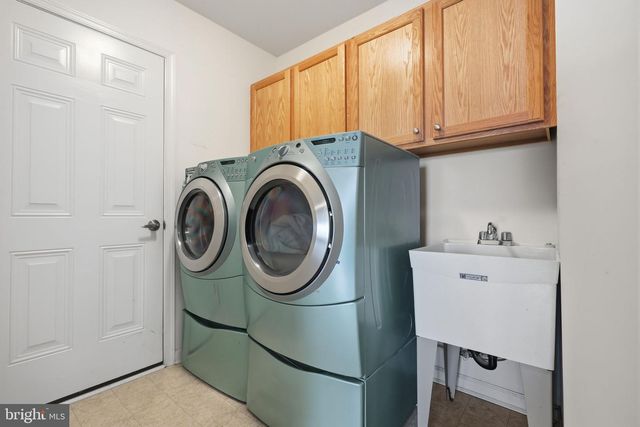34 VIRGINIA DR, Atco, NJ 08004