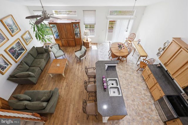 34 VIRGINIA DR, Atco, NJ 08004