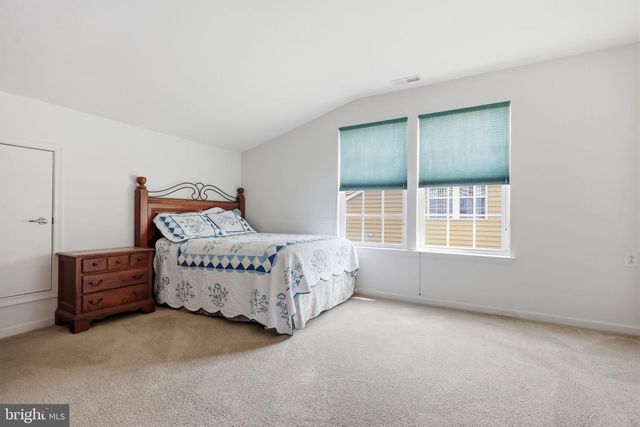 34 VIRGINIA DR, Atco, NJ 08004
