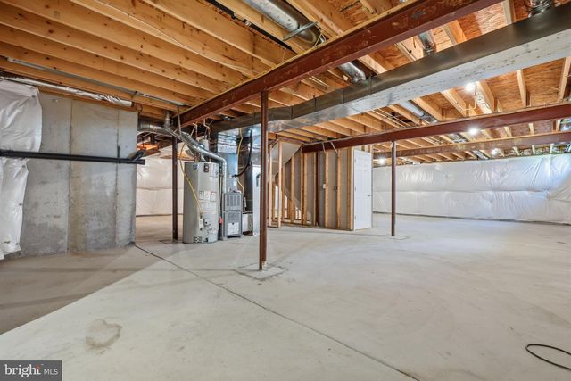 34 VIRGINIA DR, Atco, NJ 08004