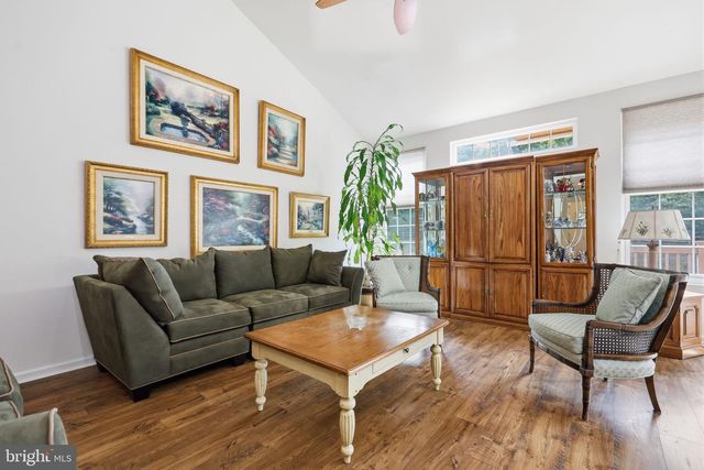 34 VIRGINIA DR, Atco, NJ 08004