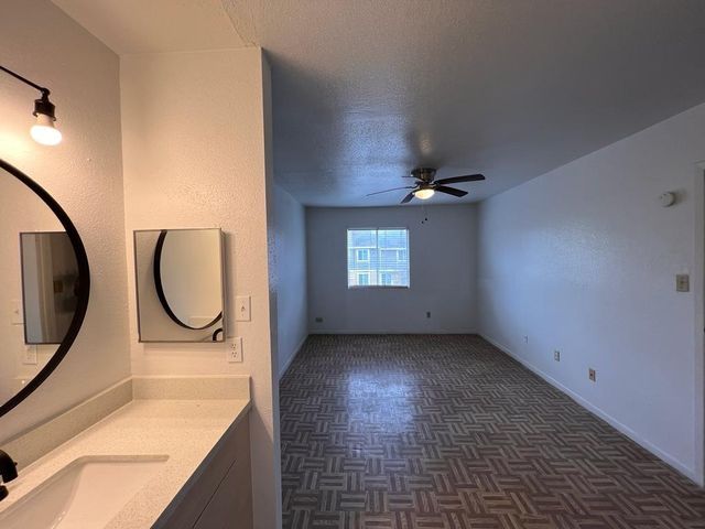 12606 Ashford Meadow Drive B, Houston, TX 77082