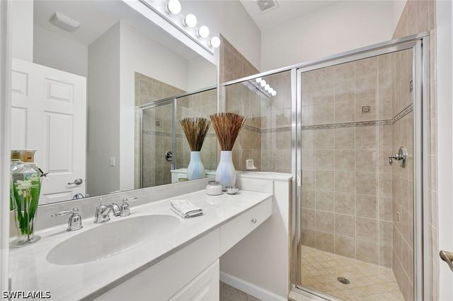8723 Coastline CT 202, Naples, FL 34120