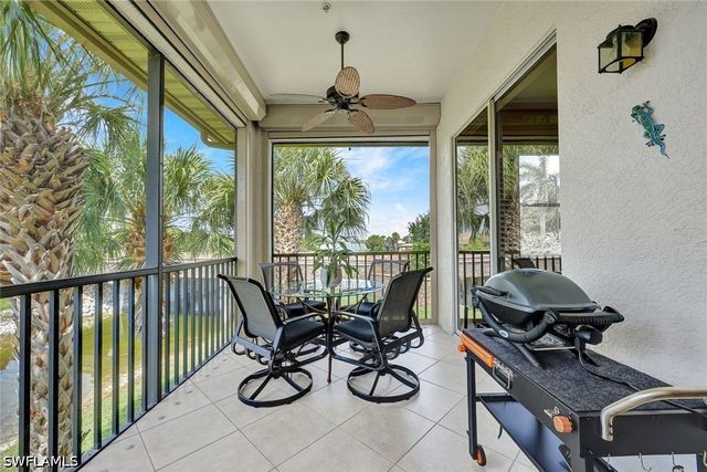 8723 Coastline CT 202, Naples, FL 34120