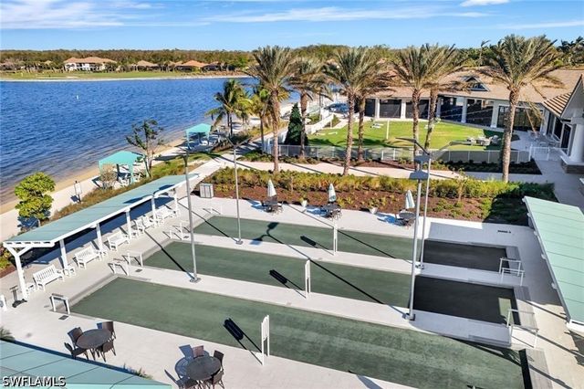 8723 Coastline CT 202, Naples, FL 34120