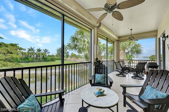8723 Coastline CT 202, Naples, FL 34120