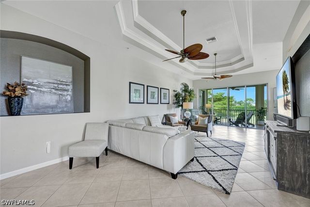 8723 Coastline CT 202, Naples, FL 34120