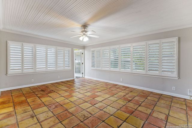 352 Larchmont, San Antonio, TX 78209