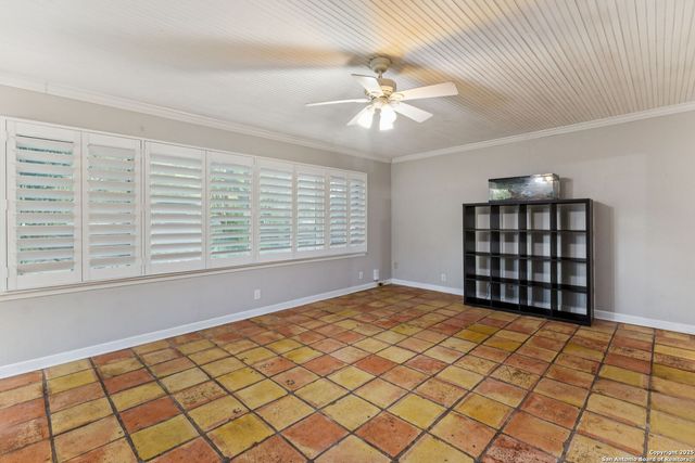 352 Larchmont, San Antonio, TX 78209