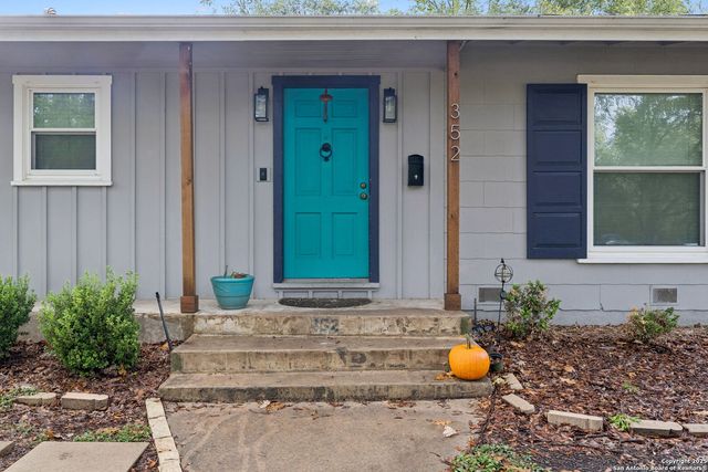 352 Larchmont, San Antonio, TX 78209