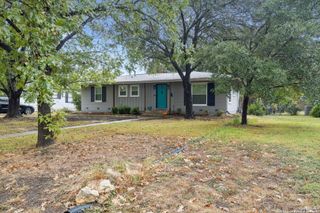 352 Larchmont, San Antonio, TX 78209