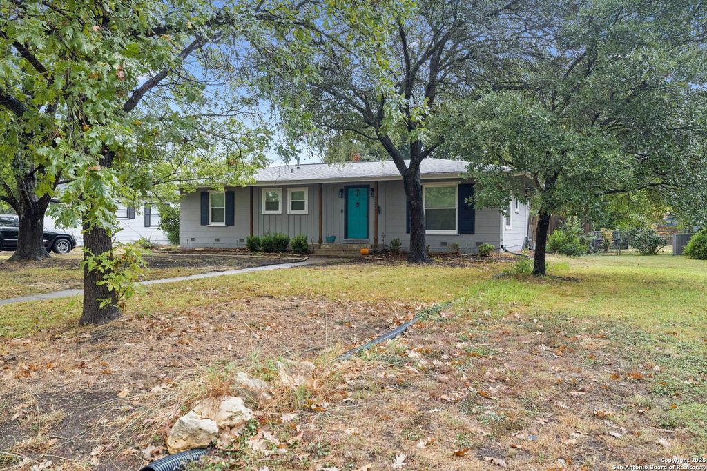 352 Larchmont, San Antonio, TX 78209