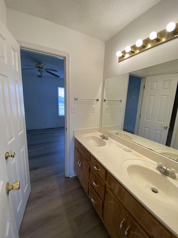 243 Tree Line Dr, Oak Grove, KY 42262