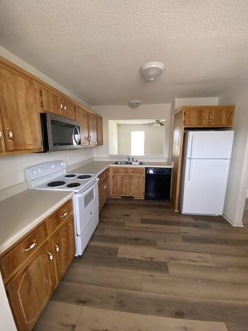 243 Tree Line Dr, Oak Grove, KY 42262