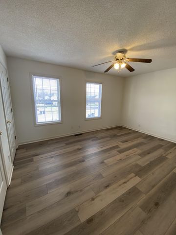 243 Tree Line Dr, Oak Grove, KY 42262