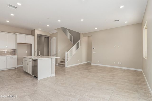 8913 E COVINA Street, Mesa, AZ 85207