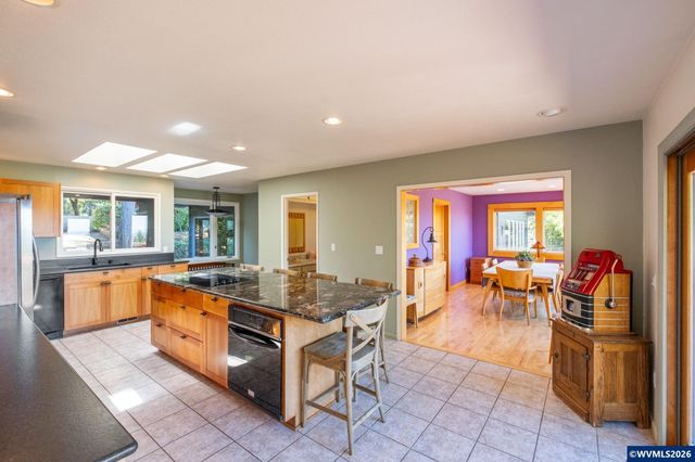 36824 Edgemont Dr, Lebanon, OR 97355