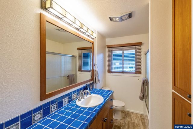 36824 Edgemont Dr, Lebanon, OR 97355