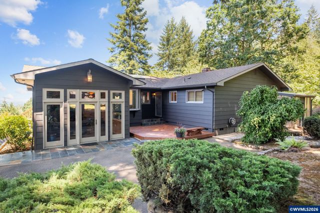 36824 Edgemont Dr, Lebanon, OR 97355