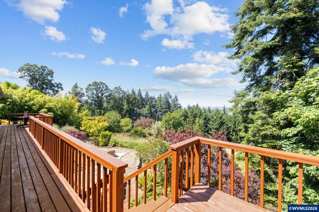 36824 Edgemont Dr, Lebanon, OR 97355