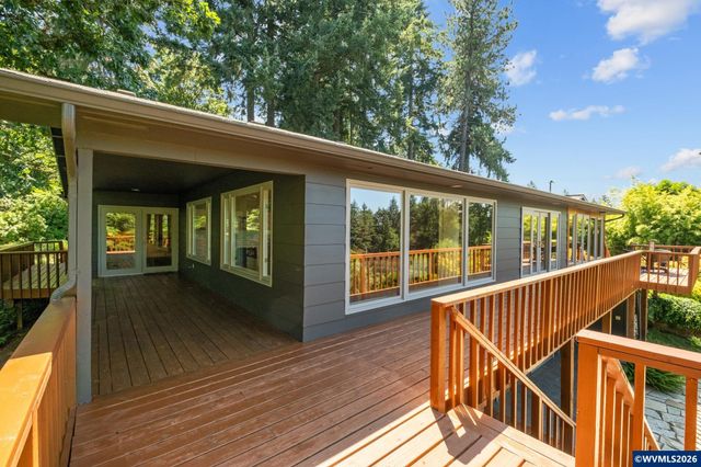 36824 Edgemont Dr, Lebanon, OR 97355