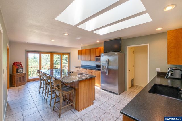 36824 Edgemont Dr, Lebanon, OR 97355