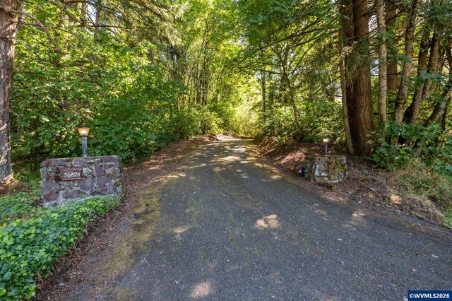 36824 Edgemont Dr, Lebanon, OR 97355