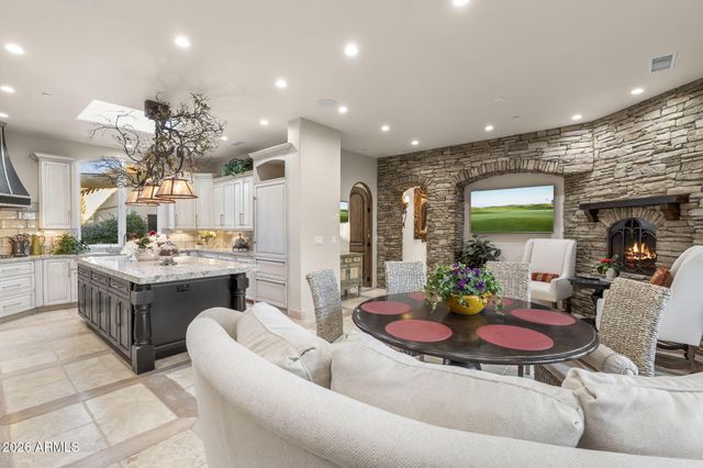 8449 E DIXILETA Drive, Scottsdale, AZ 85266