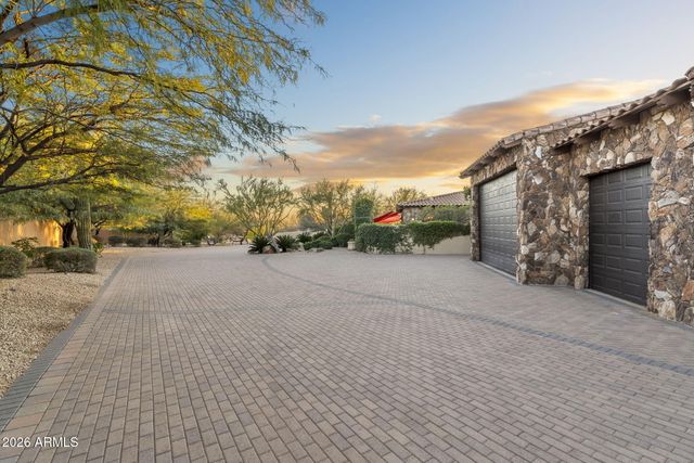 8449 E DIXILETA Drive, Scottsdale, AZ 85266