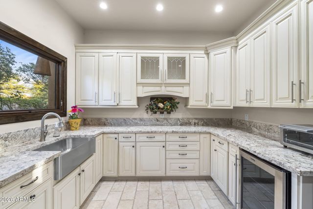 8449 E DIXILETA Drive, Scottsdale, AZ 85266