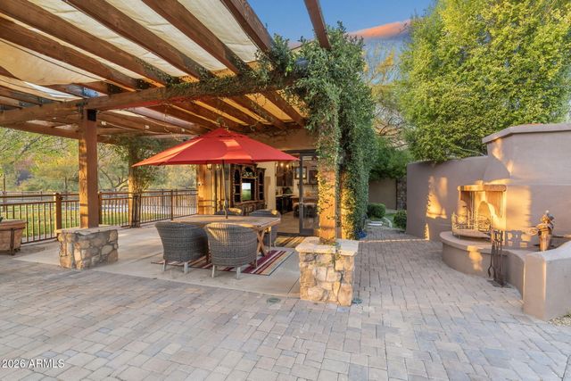 8449 E DIXILETA Drive, Scottsdale, AZ 85266