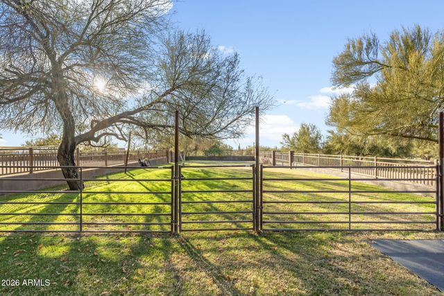 8449 E DIXILETA Drive, Scottsdale, AZ 85266