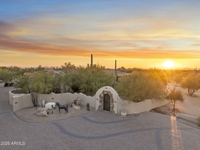 8449 E DIXILETA Drive, Scottsdale, AZ 85266