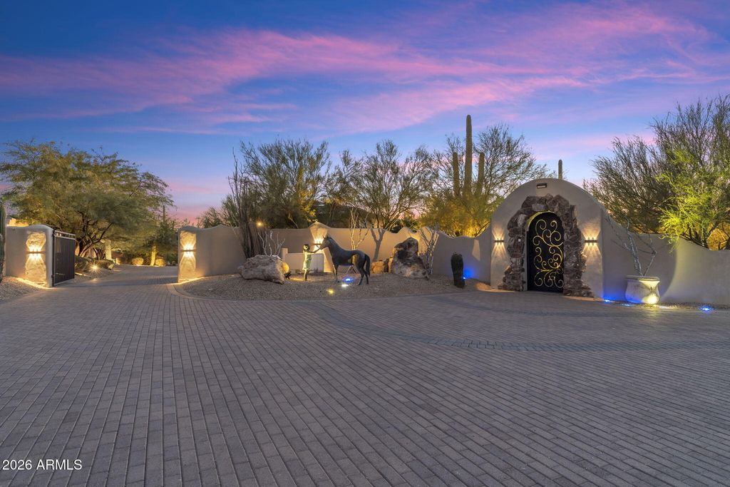 8449 E DIXILETA Drive, Scottsdale, AZ 85266 — photo 2