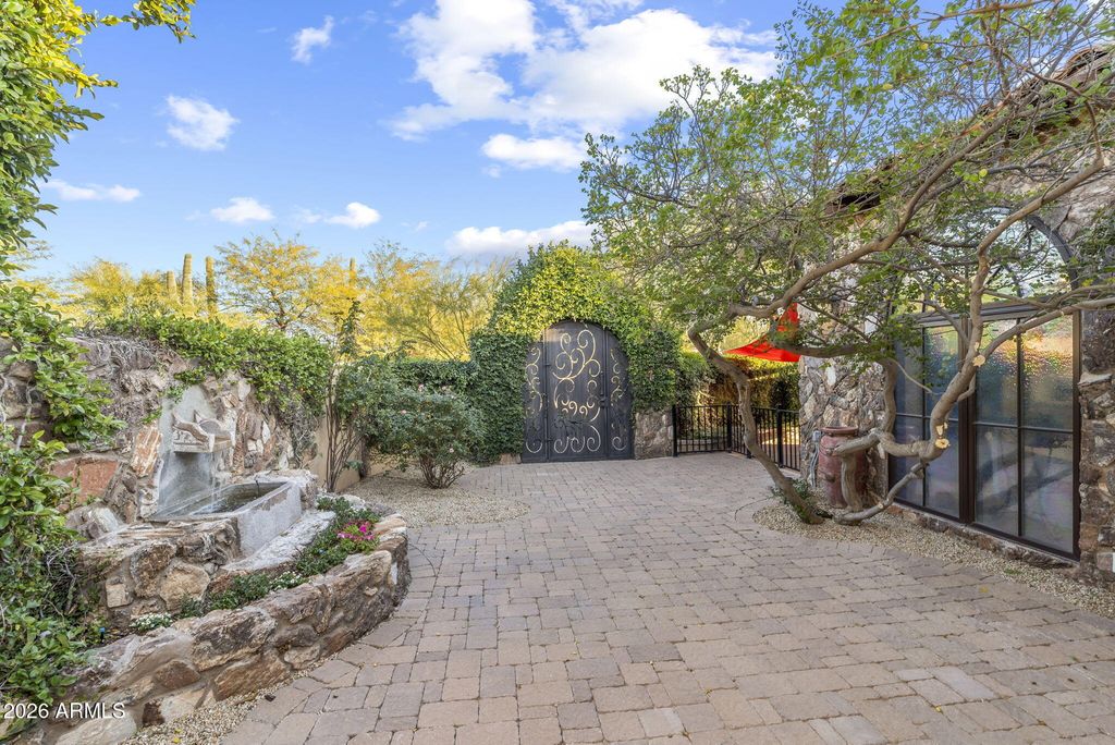 8449 E DIXILETA Drive, Scottsdale, AZ 85266 — photo 5