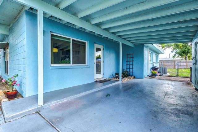 2504 N RADCLIFFE PLACE, Bradenton, FL 34207