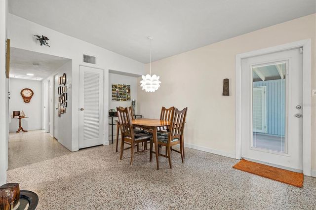 2504 N RADCLIFFE PLACE, Bradenton, FL 34207