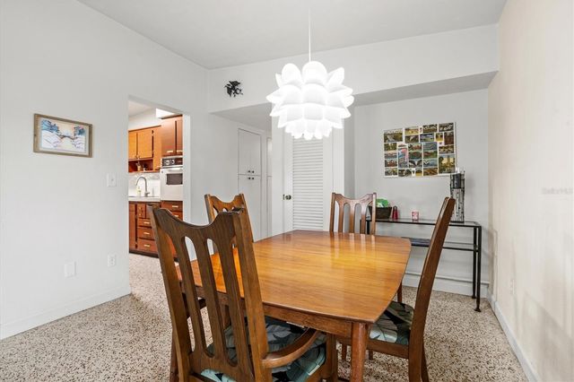 2504 N RADCLIFFE PLACE, Bradenton, FL 34207
