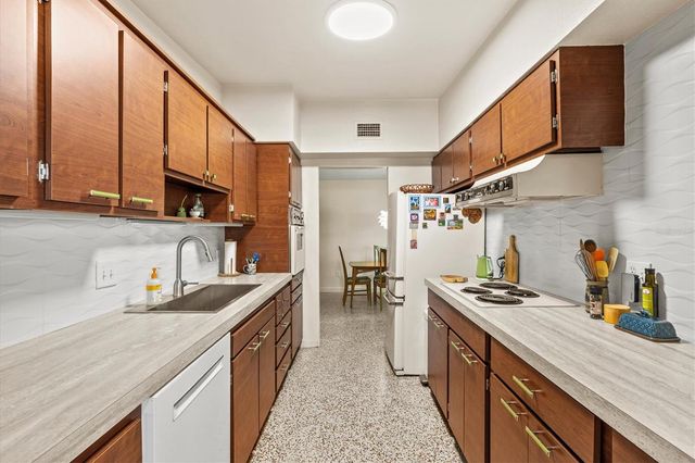 2504 N RADCLIFFE PLACE, Bradenton, FL 34207