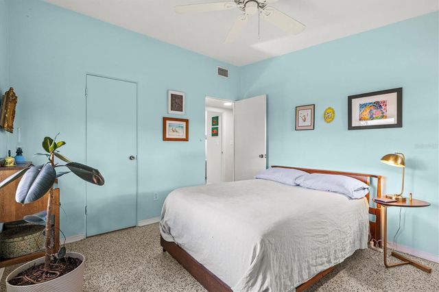 2504 N RADCLIFFE PLACE, Bradenton, FL 34207